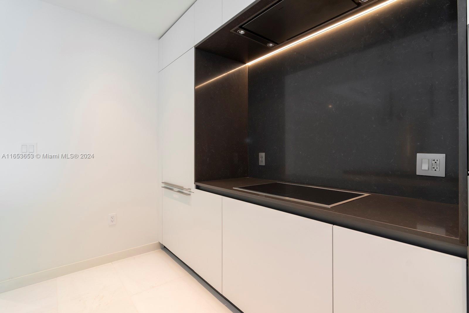 ASTON MARTIN RESIDENCES - Residential