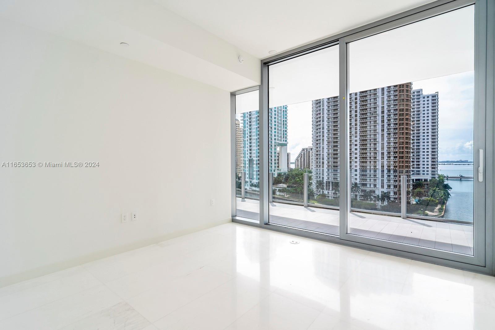 ASTON MARTIN RESIDENCES - Residential