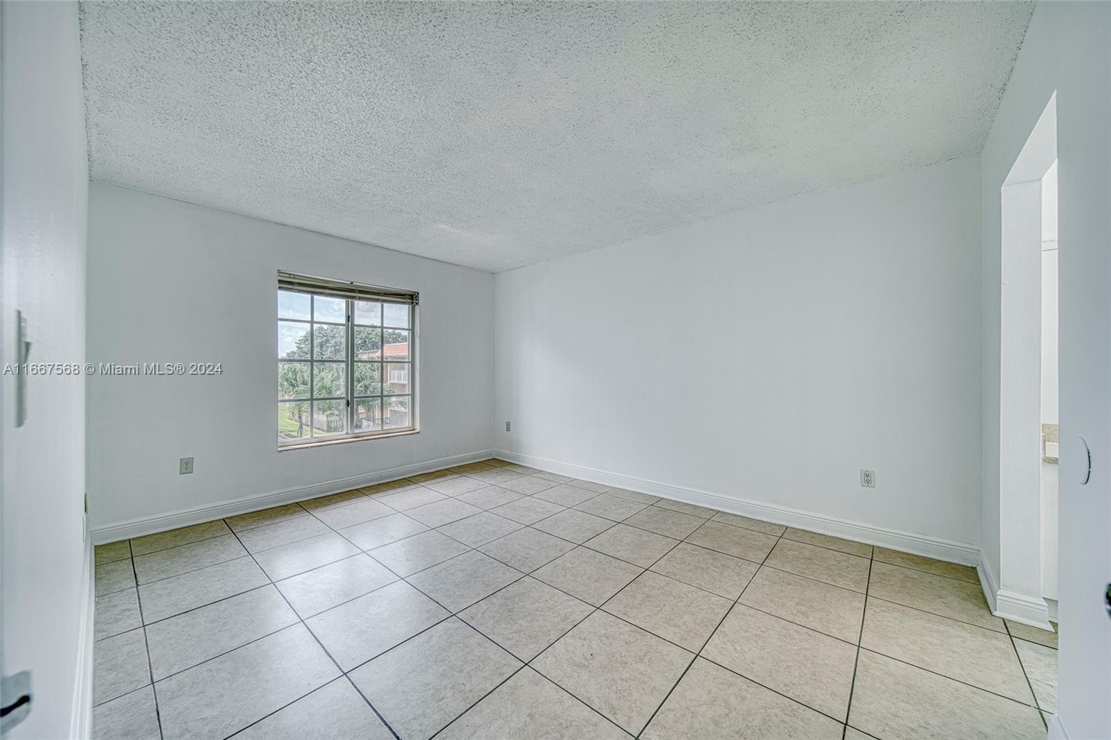 DORAL GARDENS II CONDO - Residential Lease
