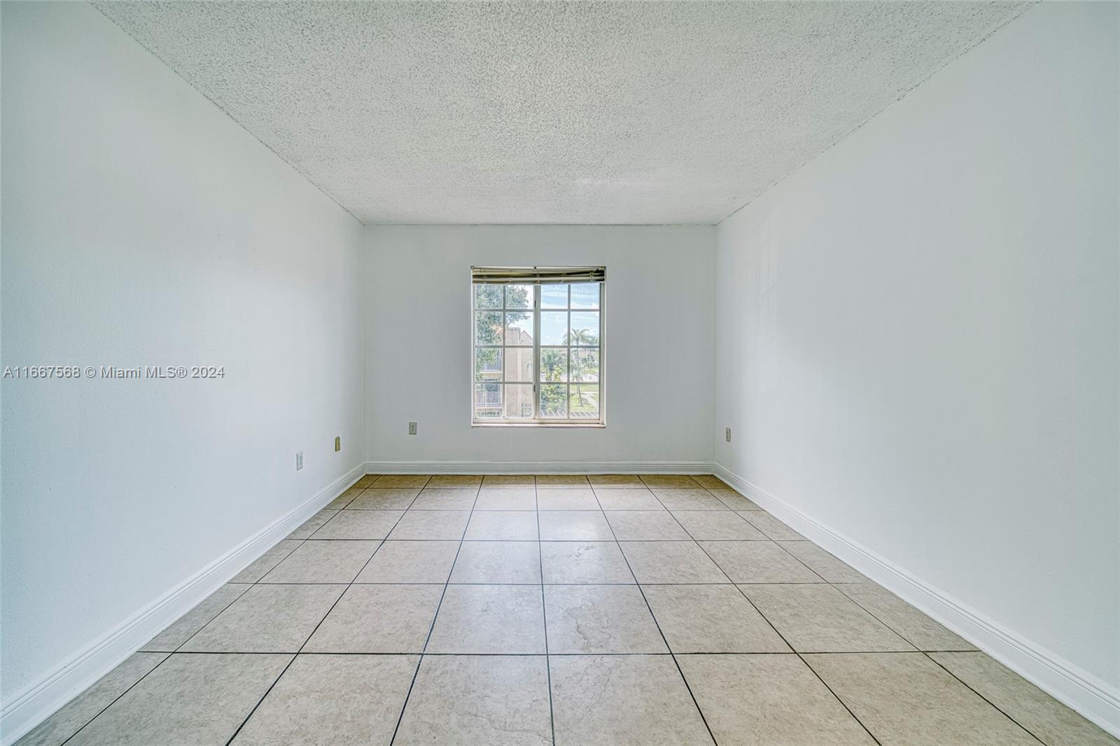 DORAL GARDENS II CONDO - Residential Lease