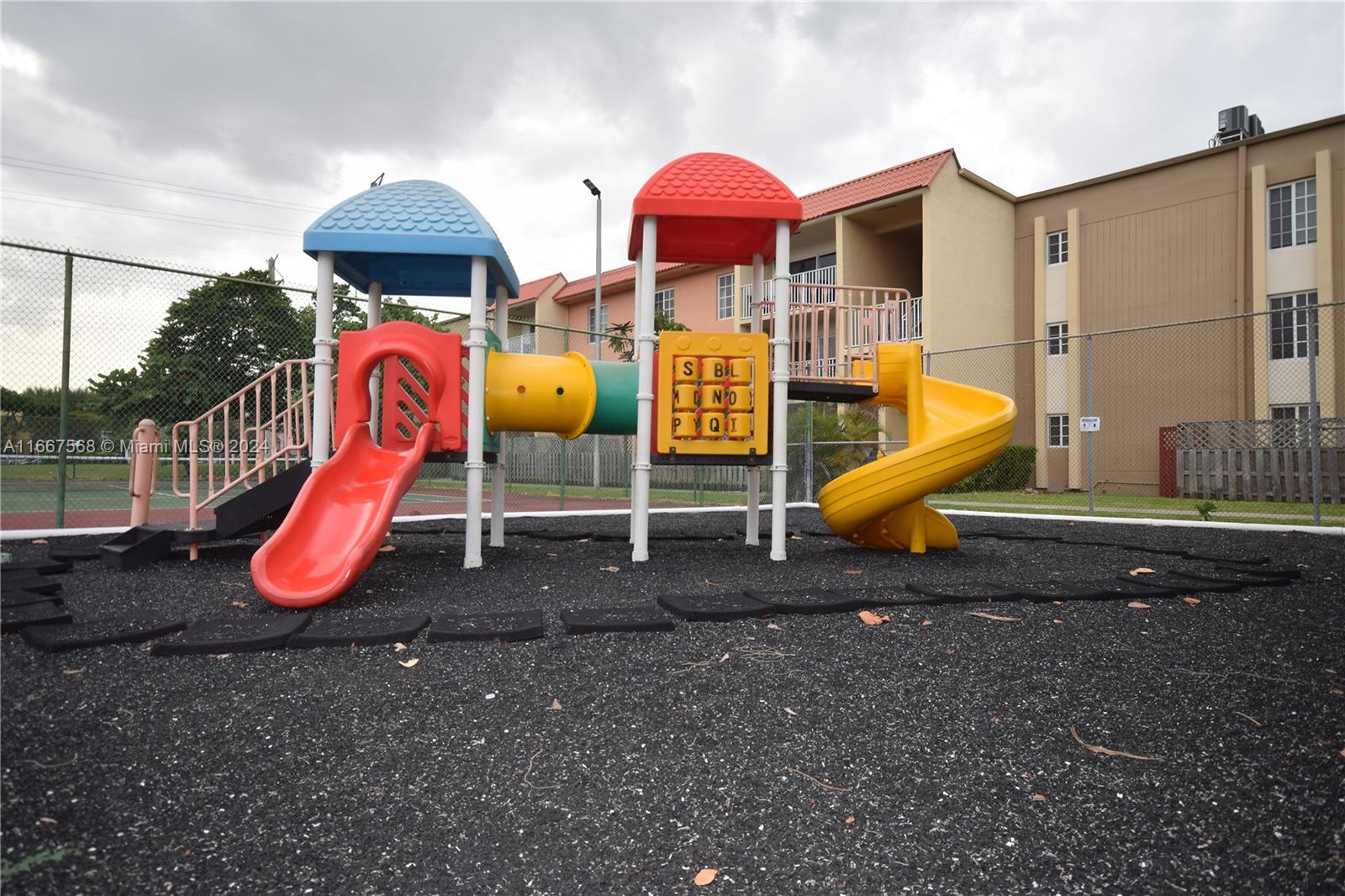 DORAL GARDENS II CONDO - Residential Lease