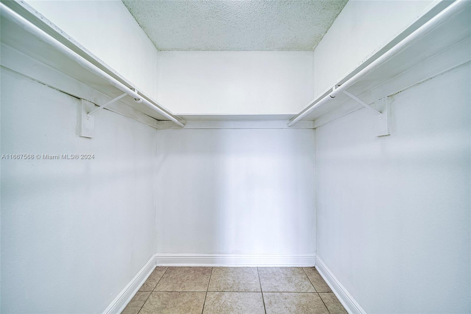 DORAL GARDENS II CONDO - Residential Lease