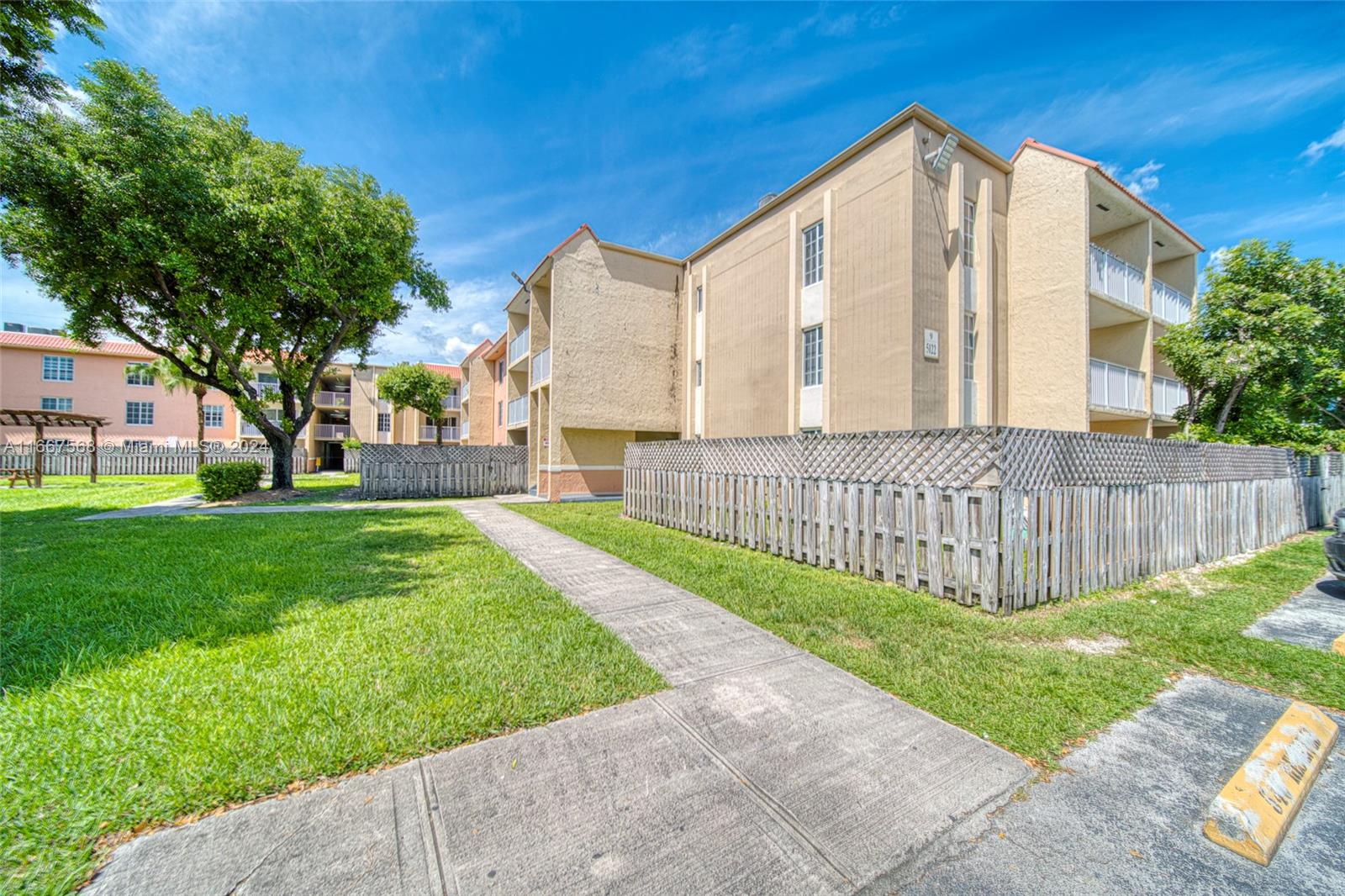 DORAL GARDENS II CONDO - Residential Lease