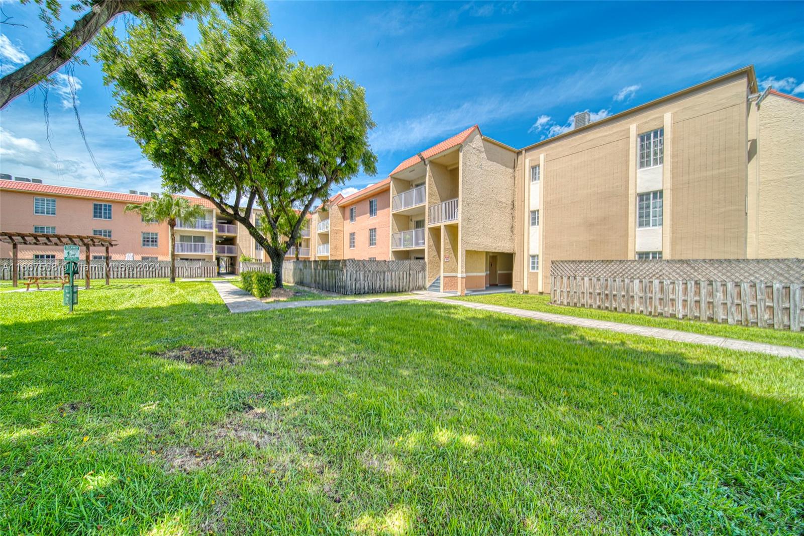 DORAL GARDENS II CONDO - Residential Lease
