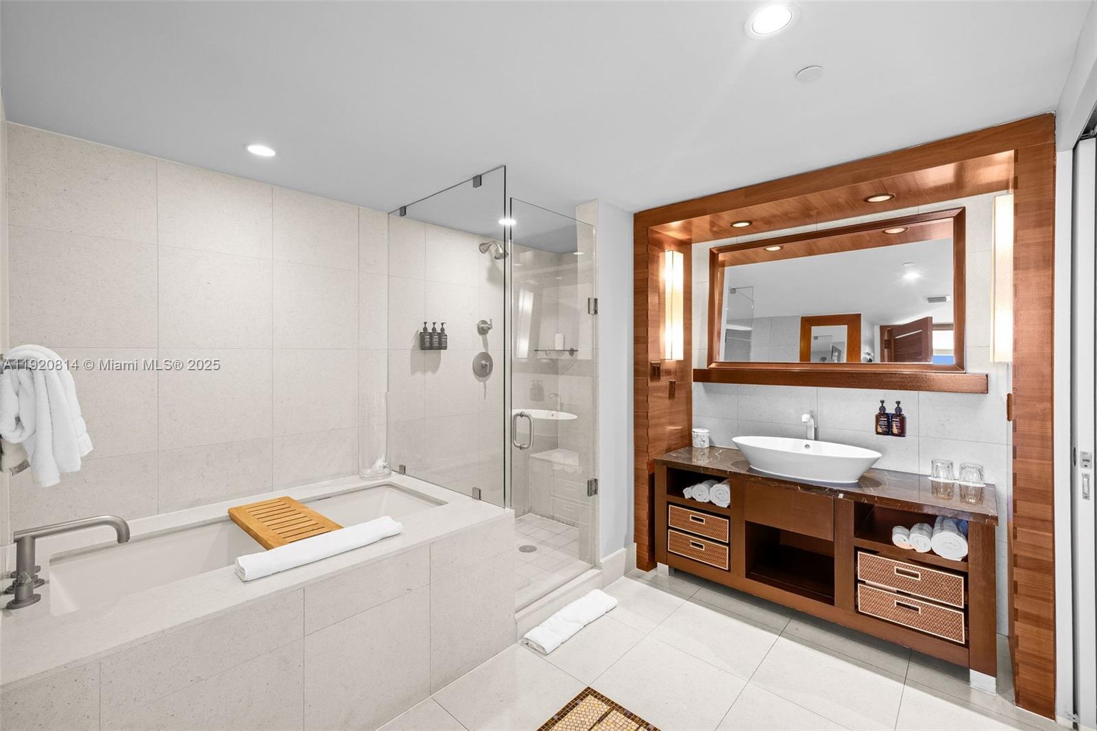 CENTRAL CARILLON BEACH CO - Residential