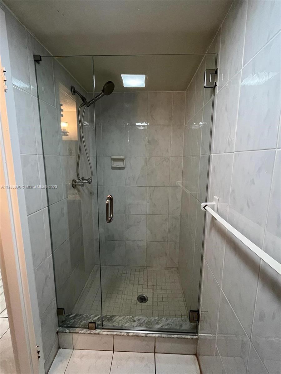 TOWN SQUARE CONDO - Residential Lease