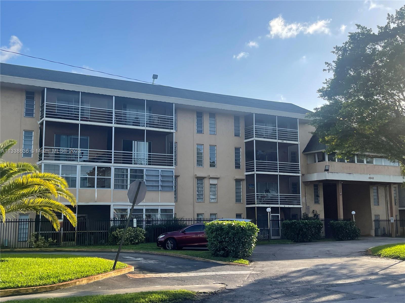 TOWN SQUARE CONDO - Residential Lease