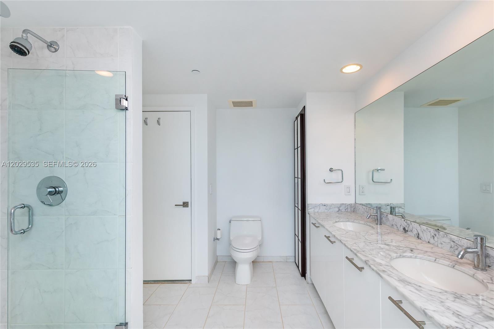 THE PLAZA 901 BRICKELL CO - Residential Lease
