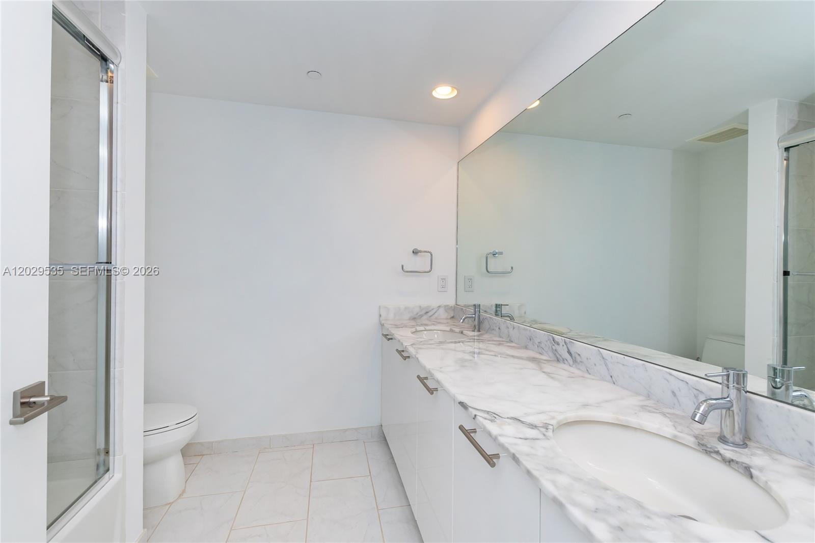 THE PLAZA 901 BRICKELL CO - Residential Lease
