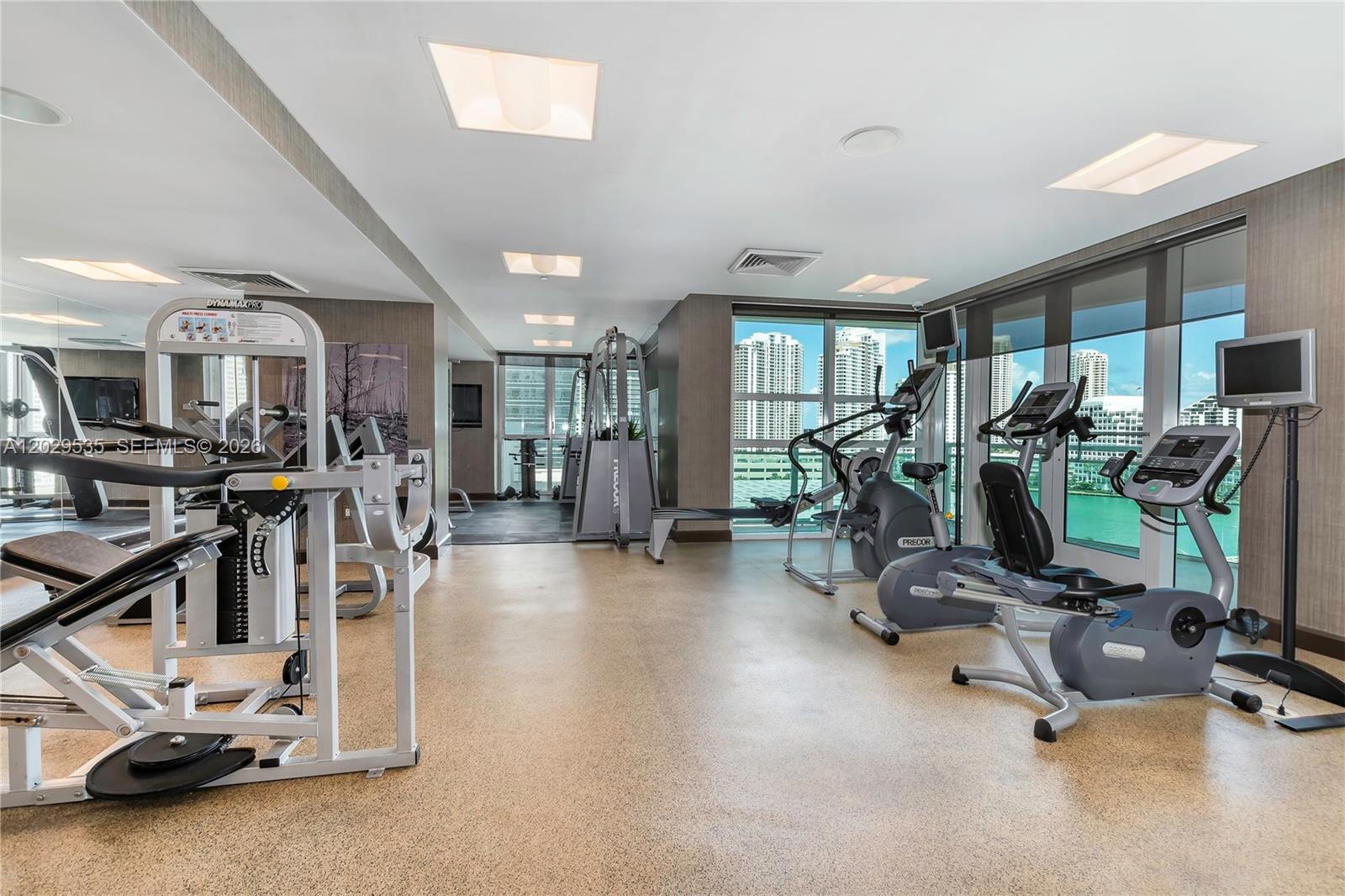 THE PLAZA 901 BRICKELL CO - Residential Lease