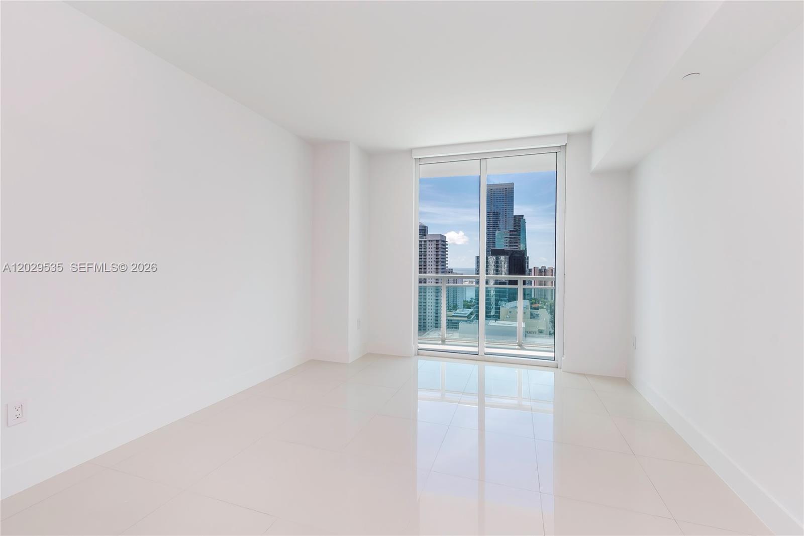 THE PLAZA 901 BRICKELL CO - Residential Lease