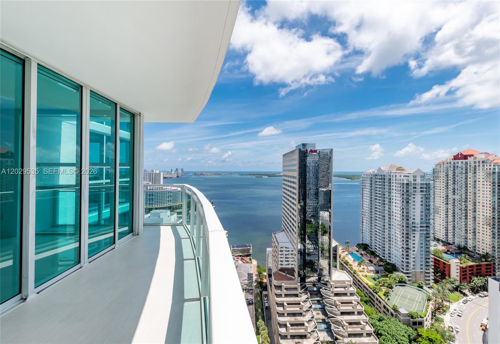 THE PLAZA 901 BRICKELL CO - Residential Lease
