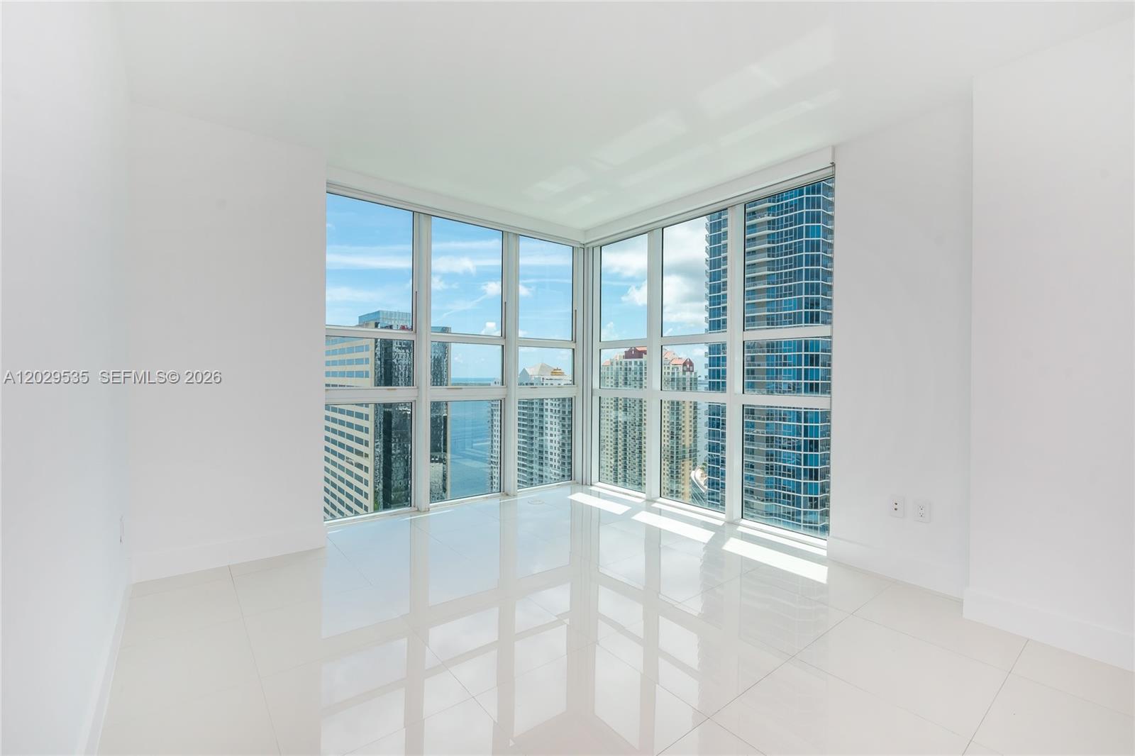 THE PLAZA 901 BRICKELL CO - Residential Lease