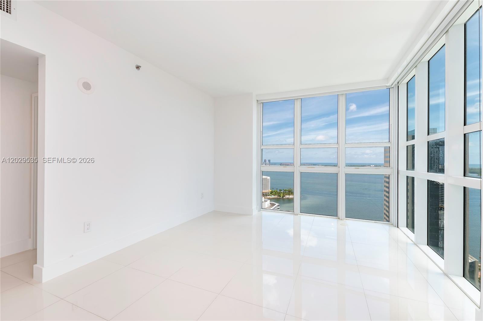 THE PLAZA 901 BRICKELL CO - Residential Lease