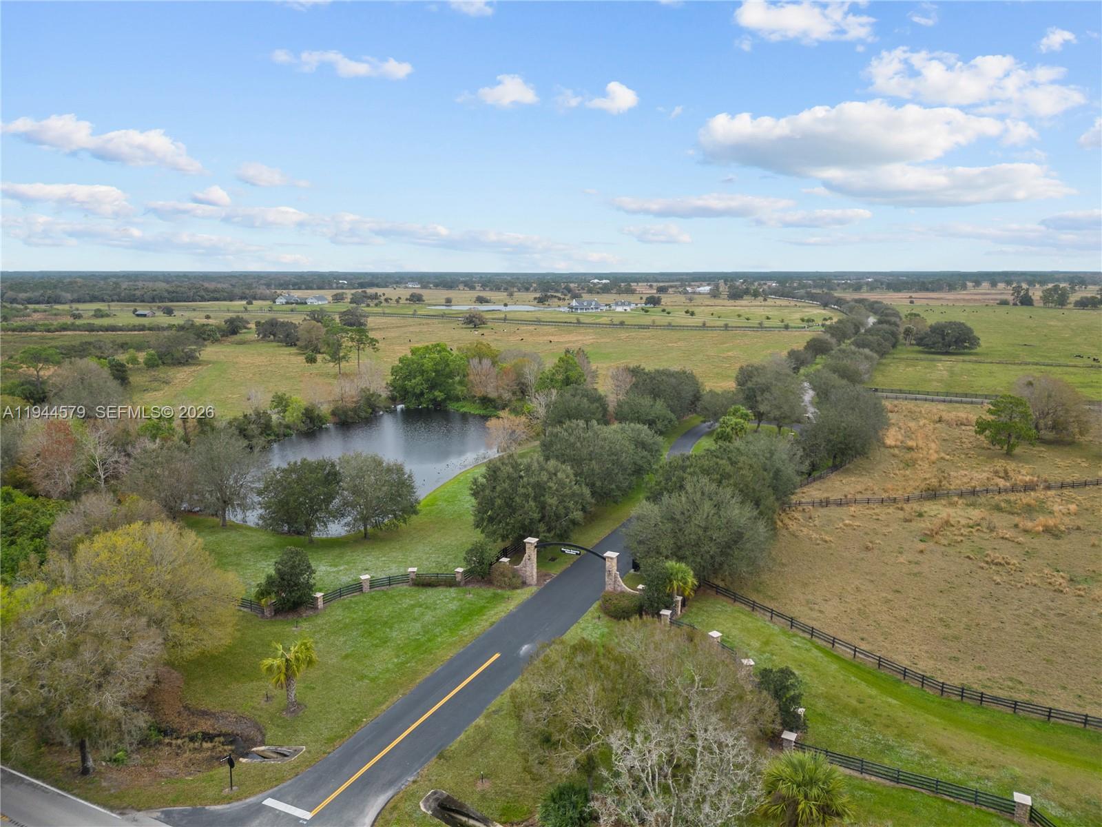 MARTIN COUNTY RANCH COMMU - Land
