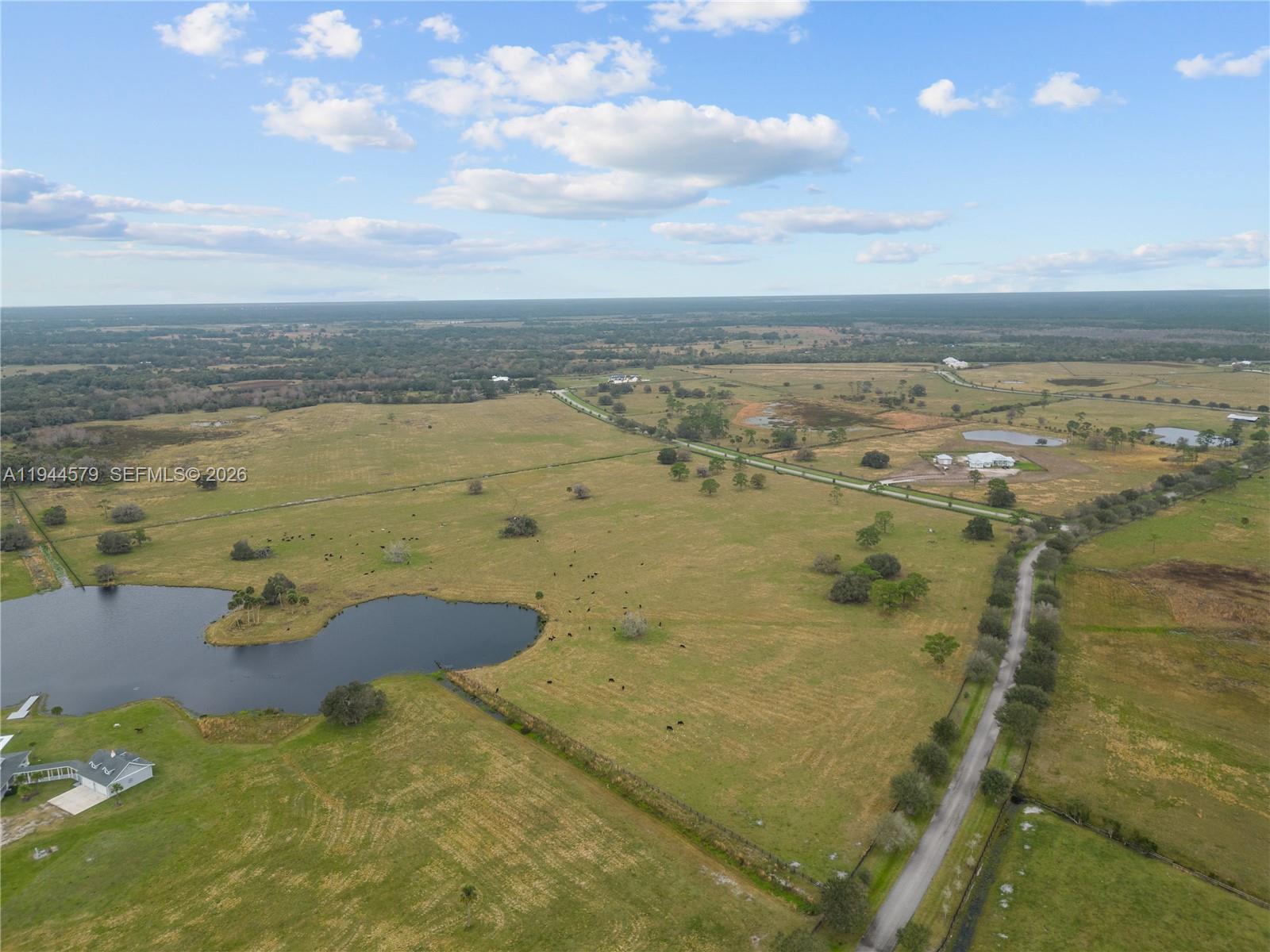 MARTIN COUNTY RANCH COMMU - Land