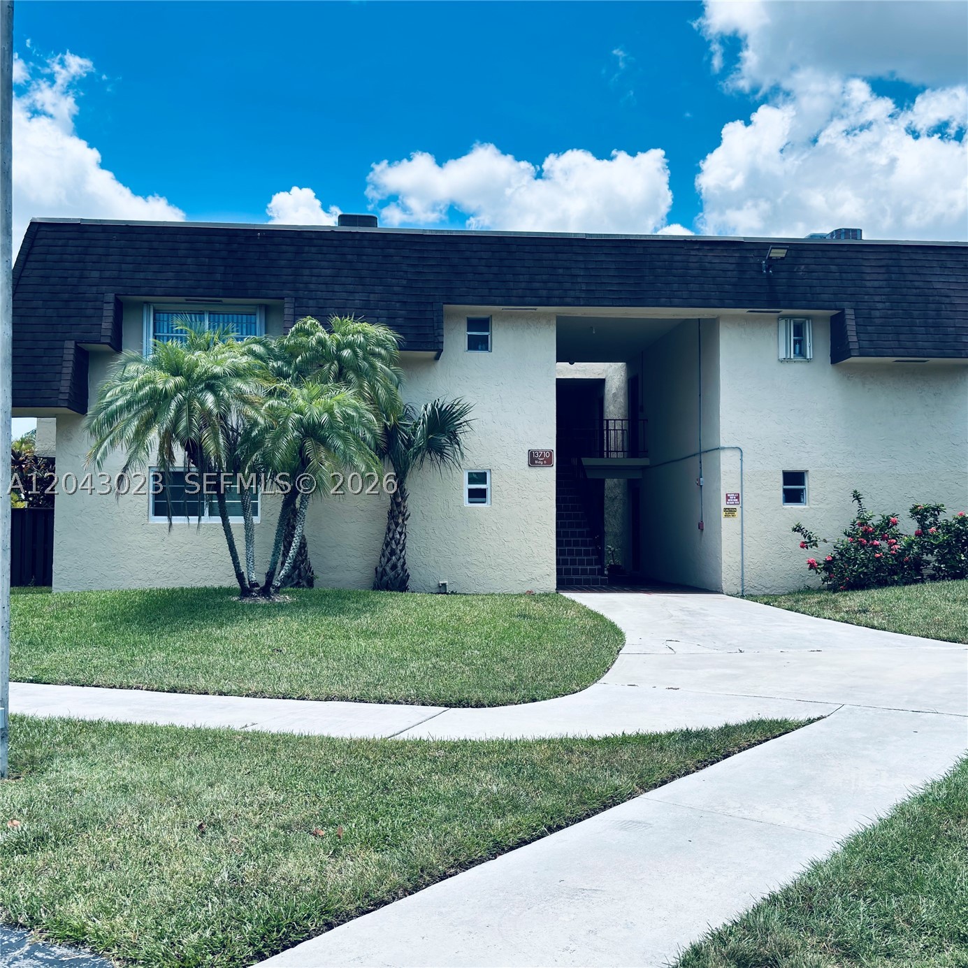 Immaculate first floor unit in a gated community, 1 bedroom 1 bath all tile, freshly painted, small fenced in patio, assigned parking, low association fee. Blocks from The FAls, YMCA, restaurants, supermarkets, US1. Very well-kept community. Ready to move in. Please read broker remarks.