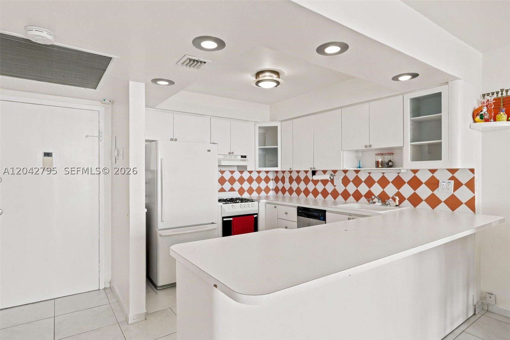 PARKER PLAZA CONDO ESTATE - Residential