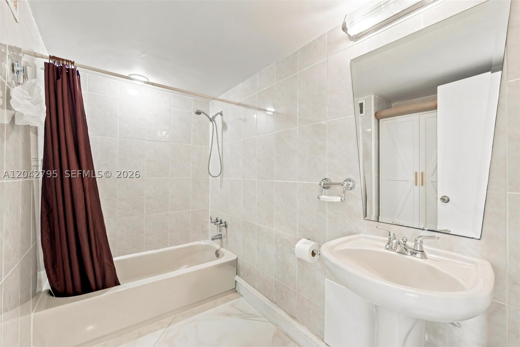 PARKER PLAZA CONDO ESTATE - Residential