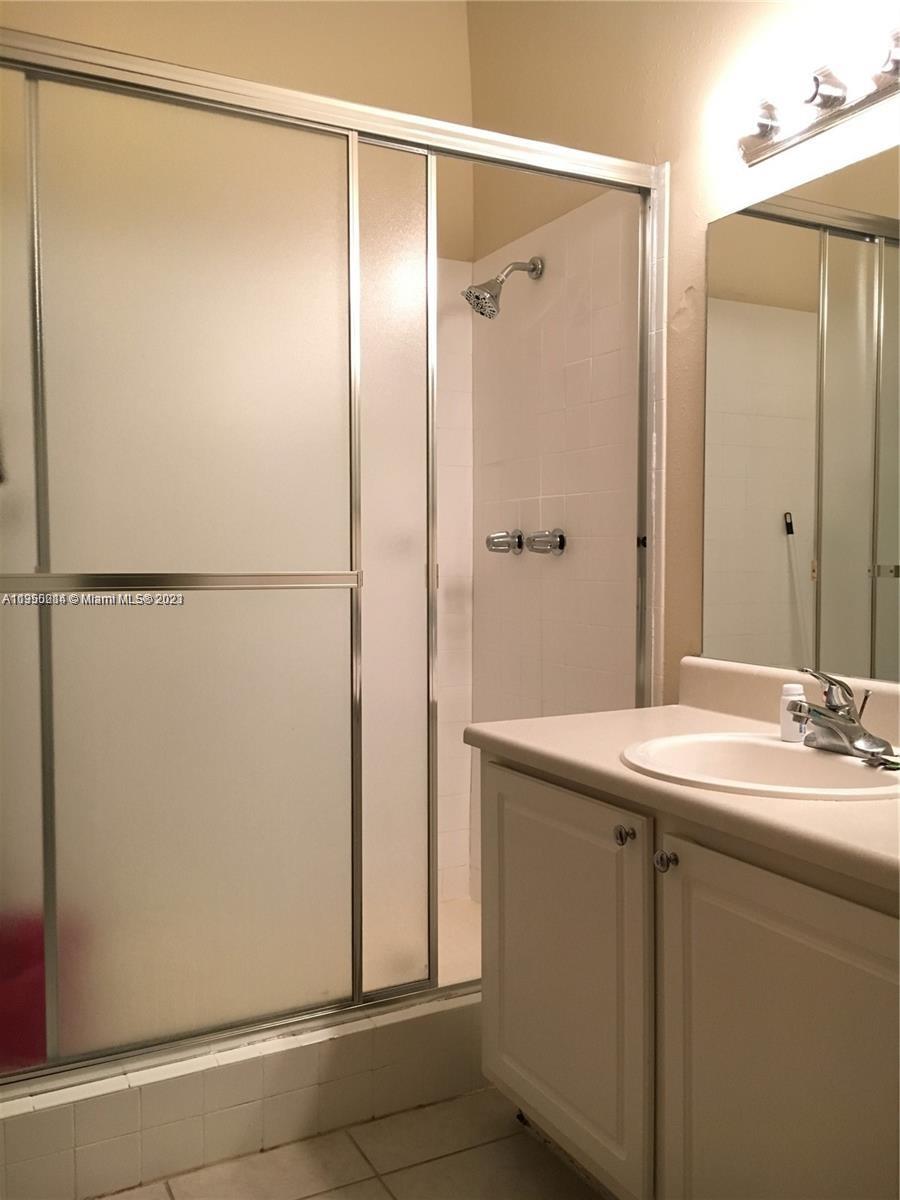 REFLECTIONS AT PEMBROKE P - Residential Lease