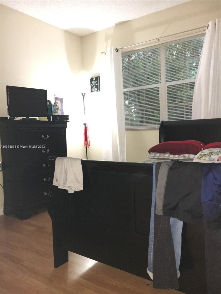 REFLECTIONS AT PEMBROKE P - Residential Lease