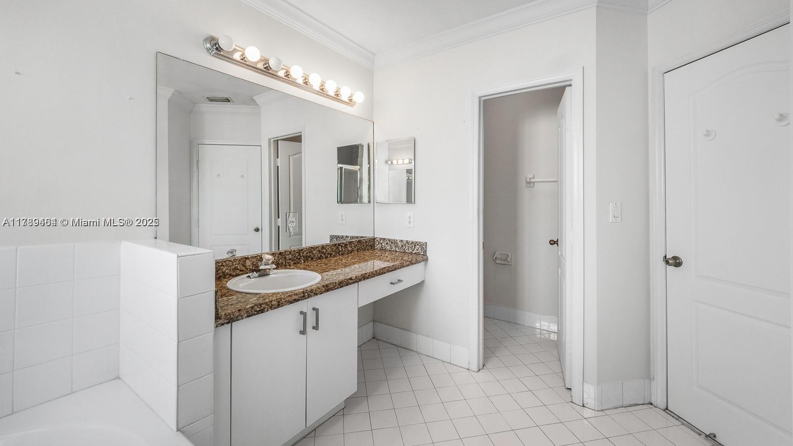 LAKES BY THE BAY SEC 14 - Residential Lease