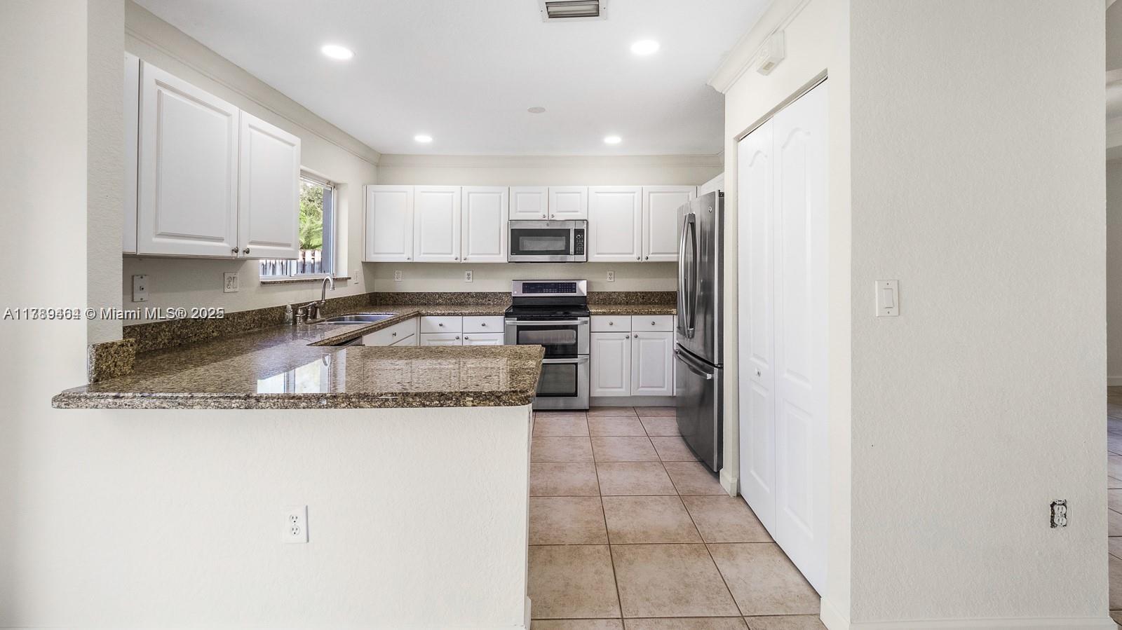 LAKES BY THE BAY SEC 14 - Residential Lease