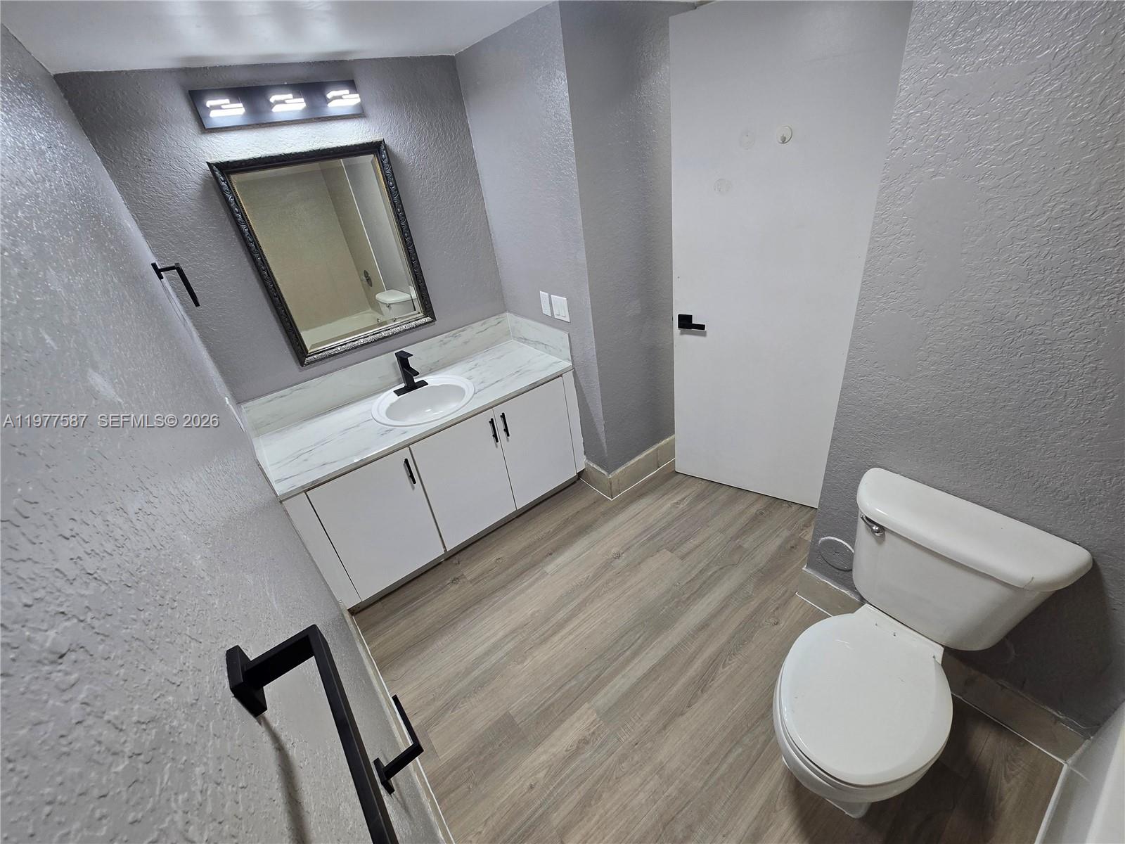 VILLA REAL CONDO NO 7 - Residential