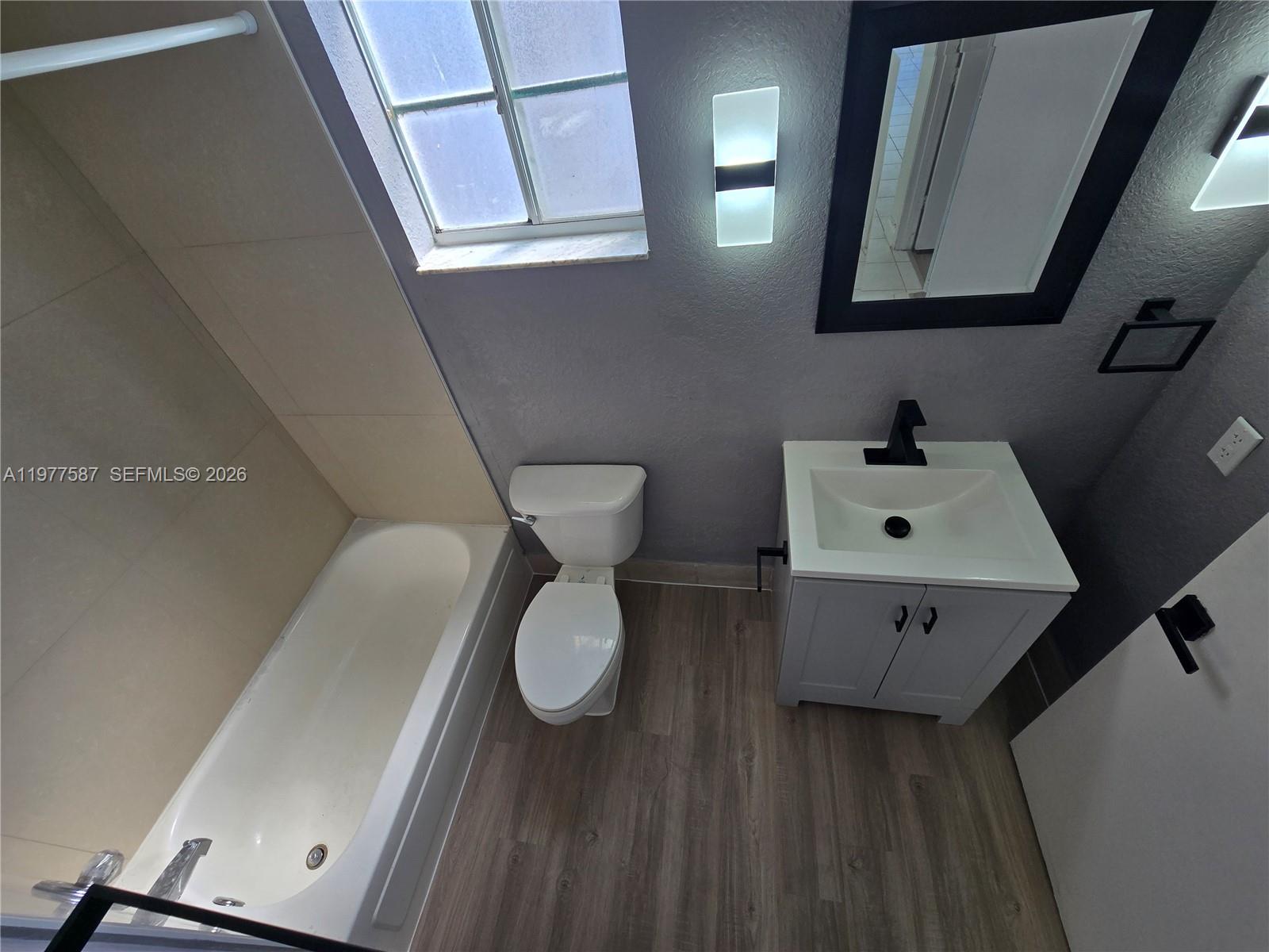 VILLA REAL CONDO NO 7 - Residential