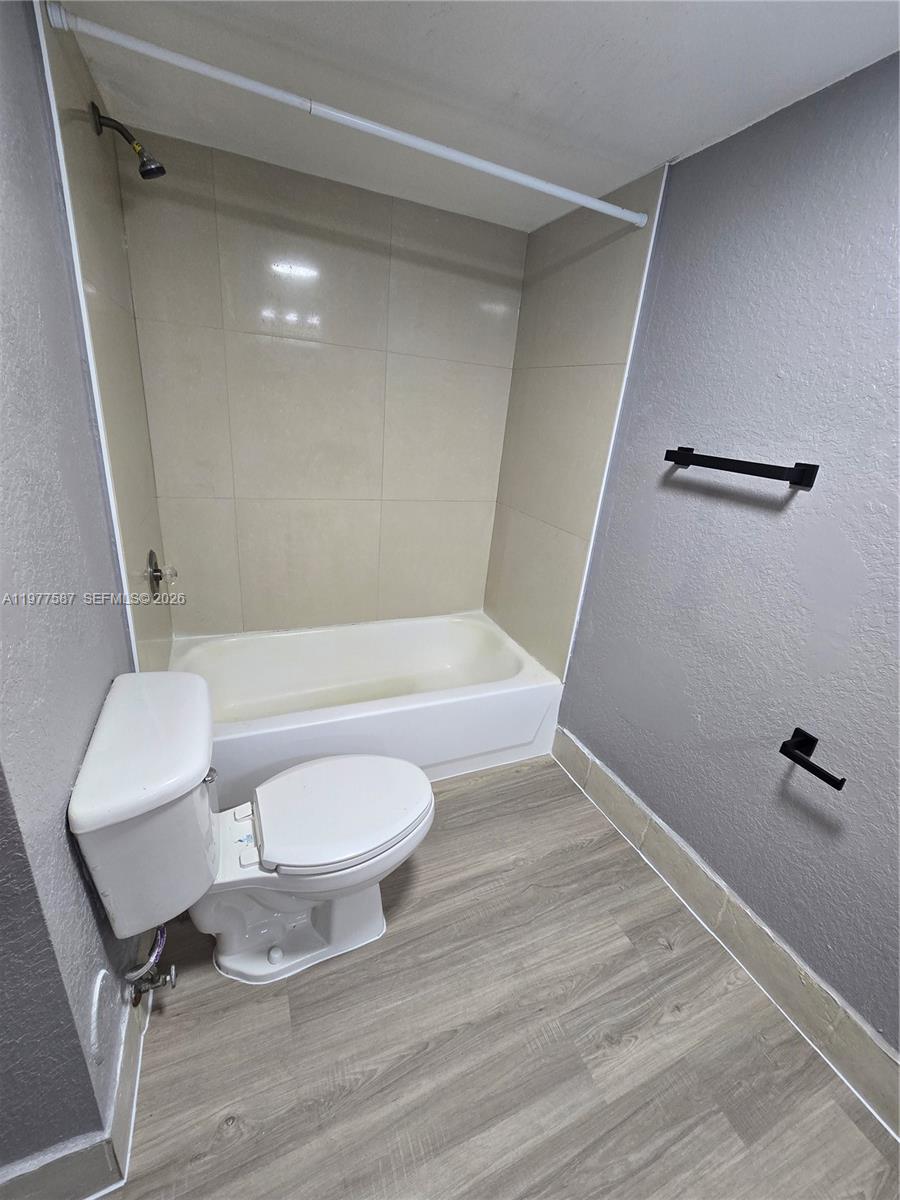 VILLA REAL CONDO NO 7 - Residential