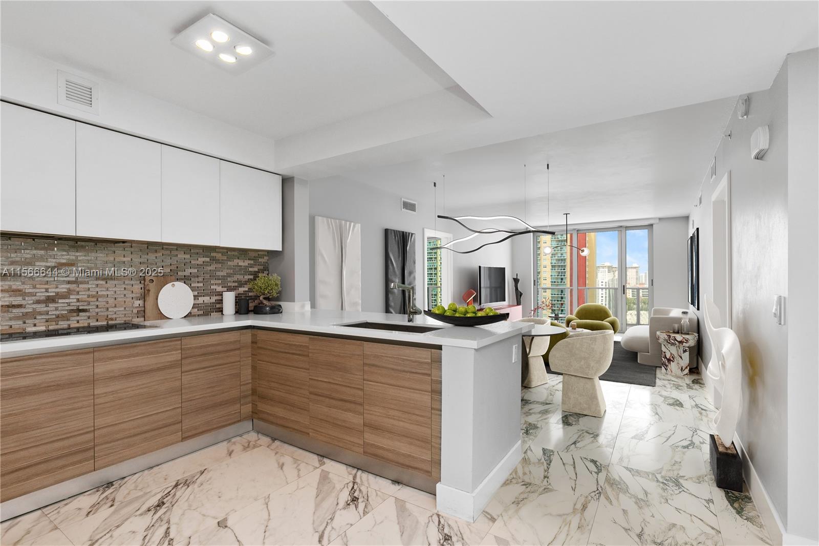 PARQUE TOWERS CONDO - Residential