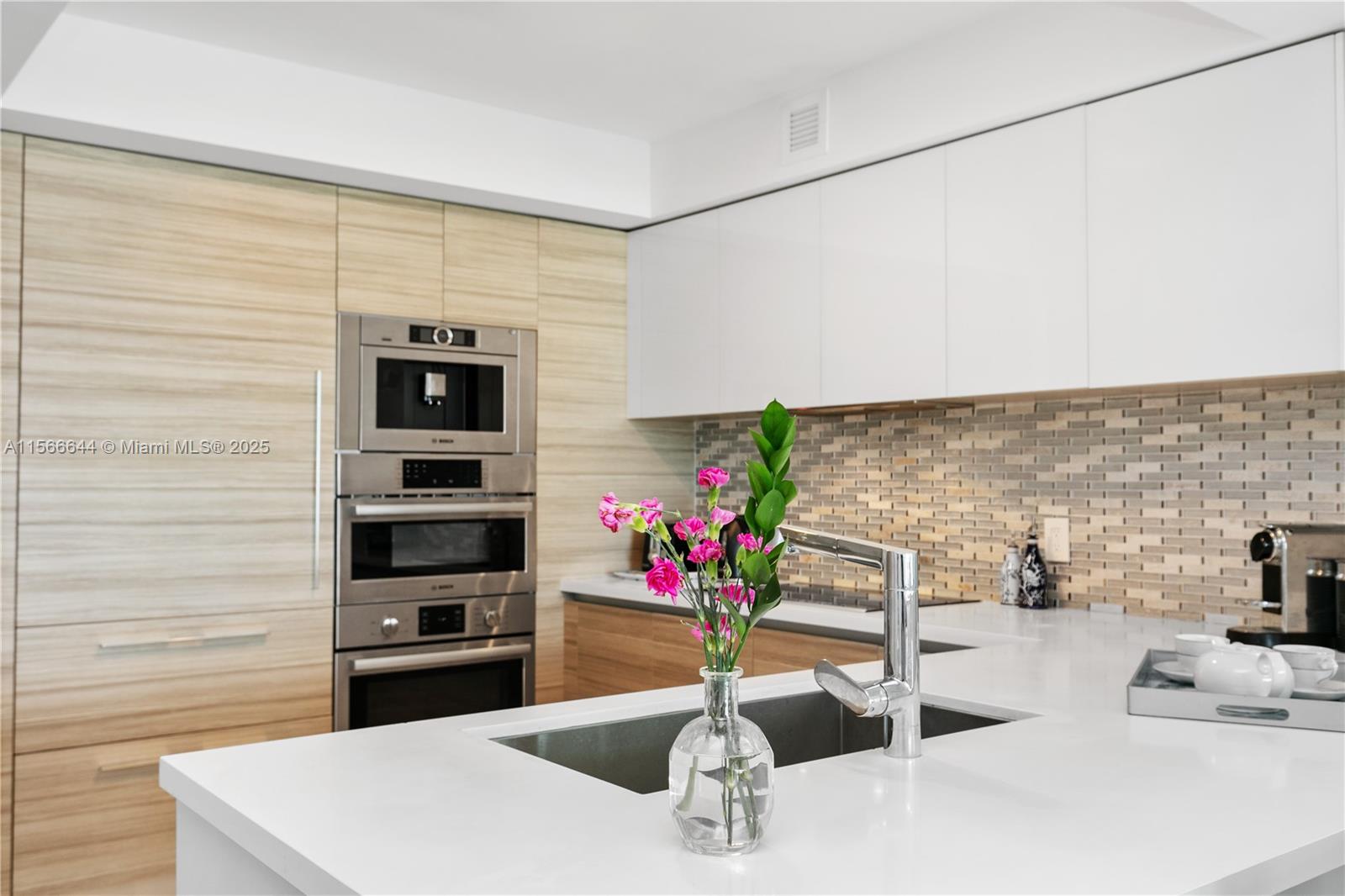 PARQUE TOWERS CONDO - Residential