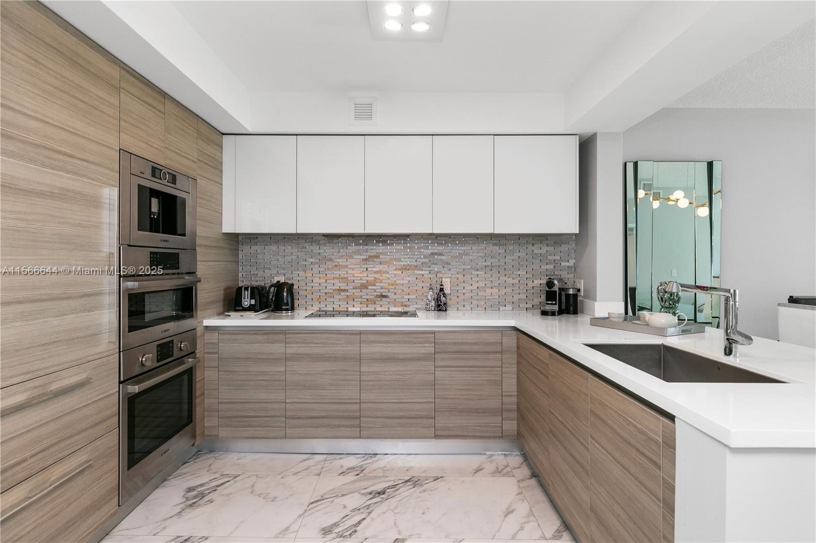 PARQUE TOWERS CONDO - Residential