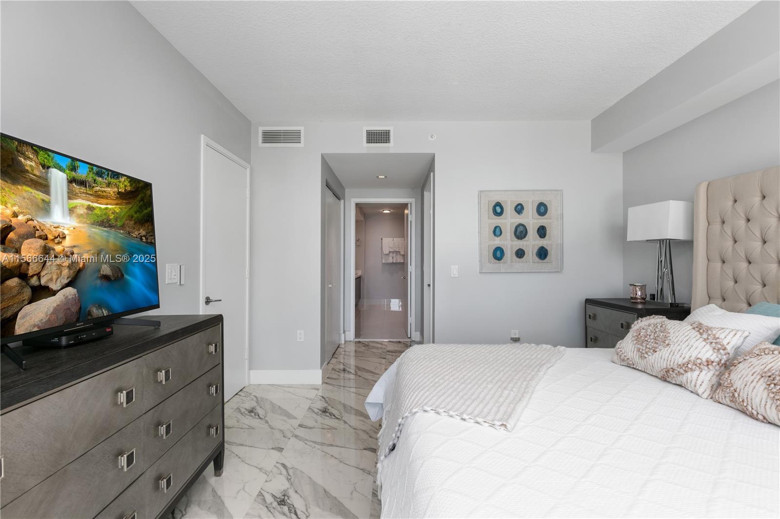 PARQUE TOWERS CONDO - Residential