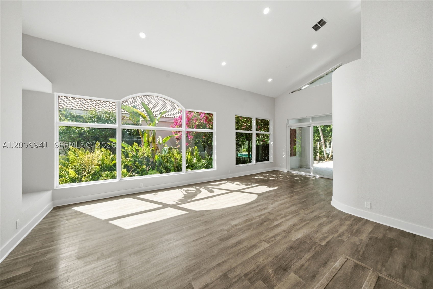 EMBASSY LAKES PHASE II - Residential