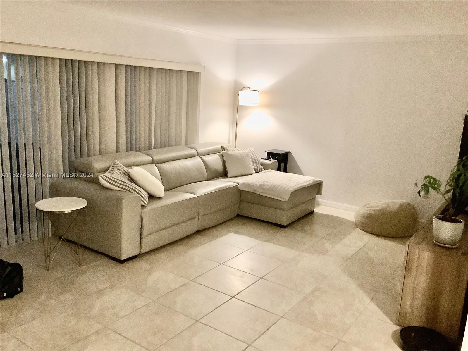 KINGS CREEK - Residential Lease