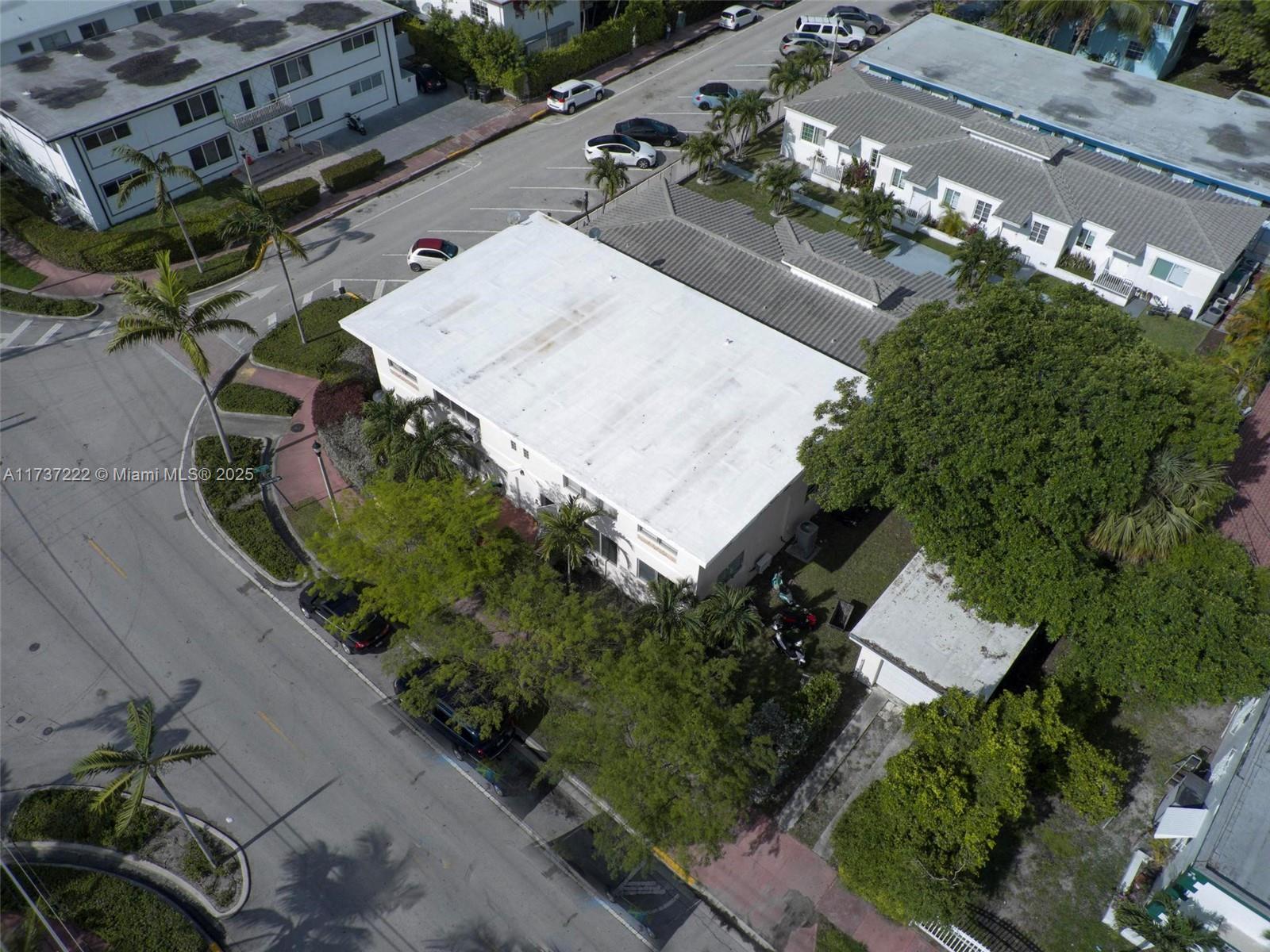 BISCAYNE BCH SUB - Residential Lease