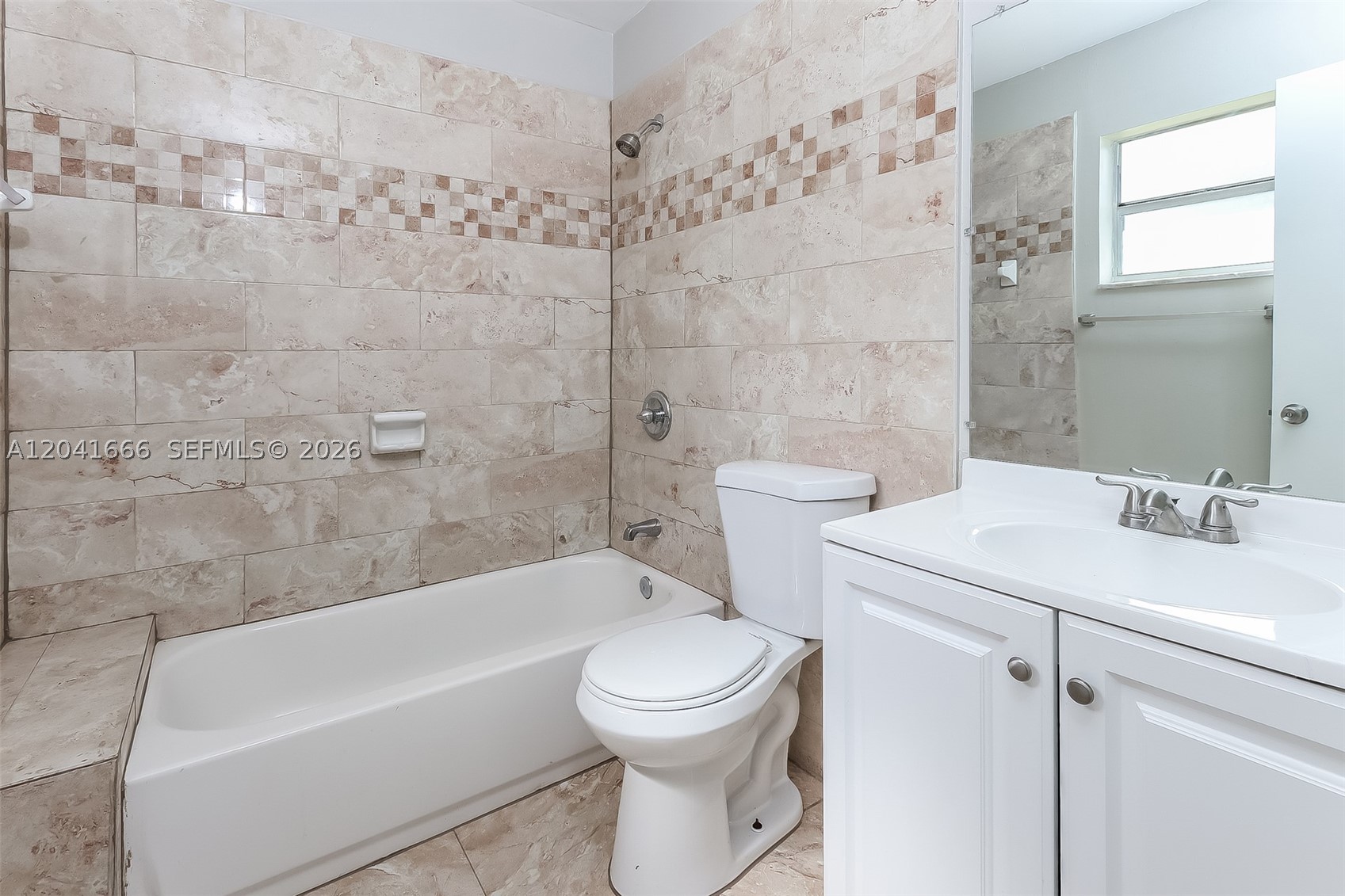 PALM BEACH COLONY SEC 2 - Residential Lease