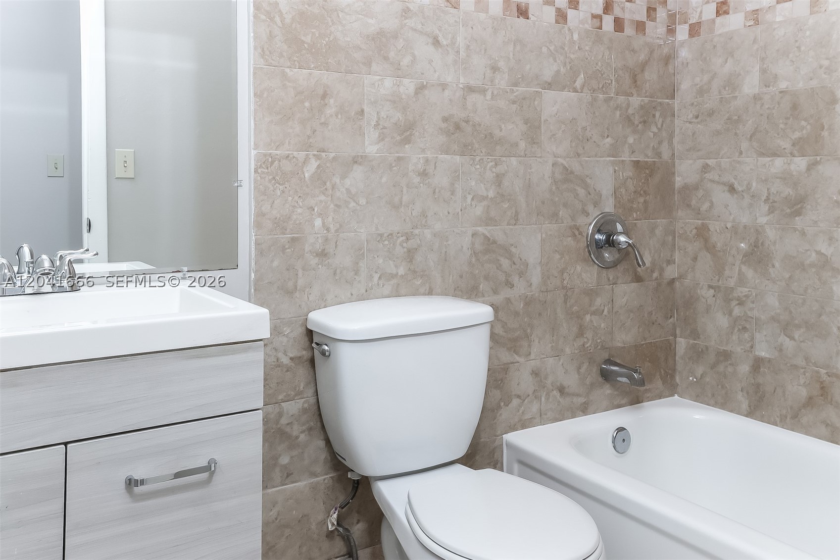 PALM BEACH COLONY SEC 2 - Residential Lease
