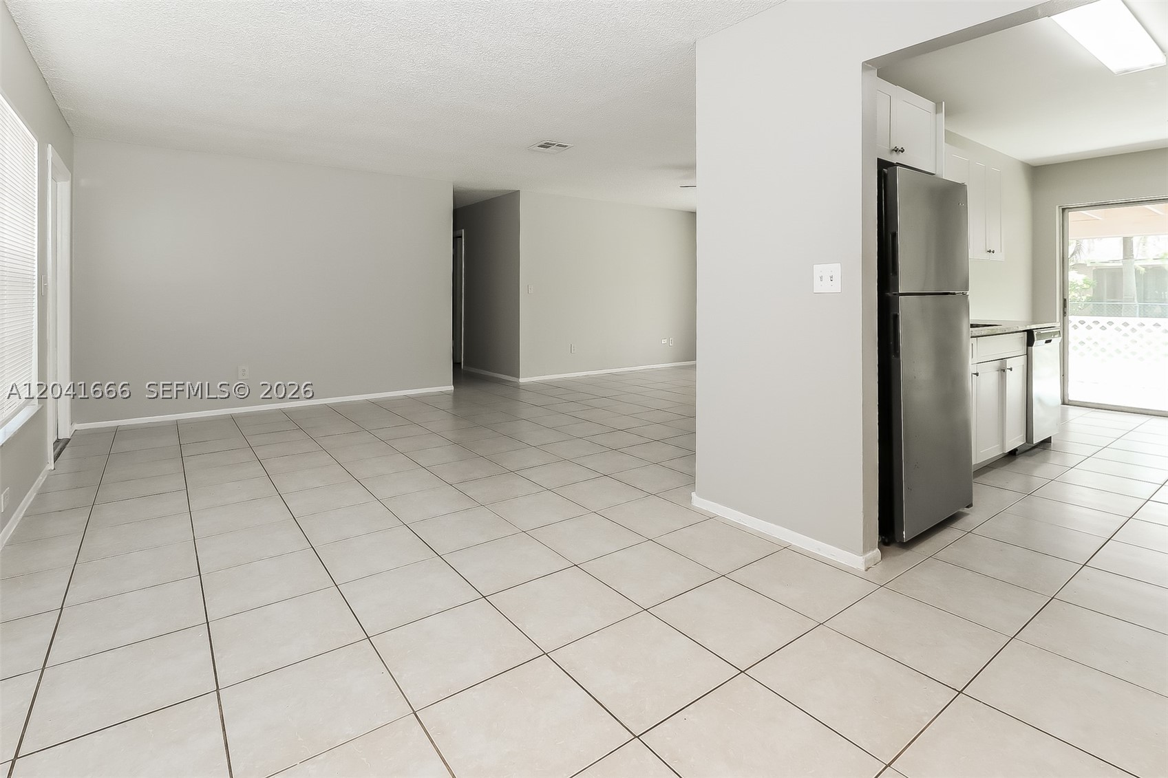 PALM BEACH COLONY SEC 2 - Residential Lease