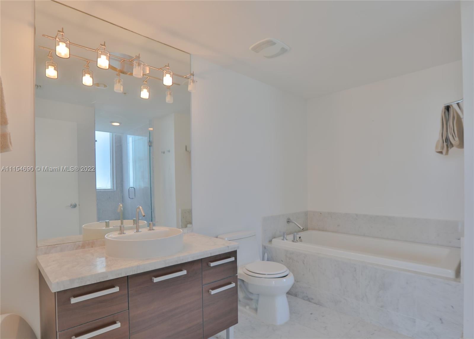 VIZCAYNE NORTH CONDO - Residential Lease
