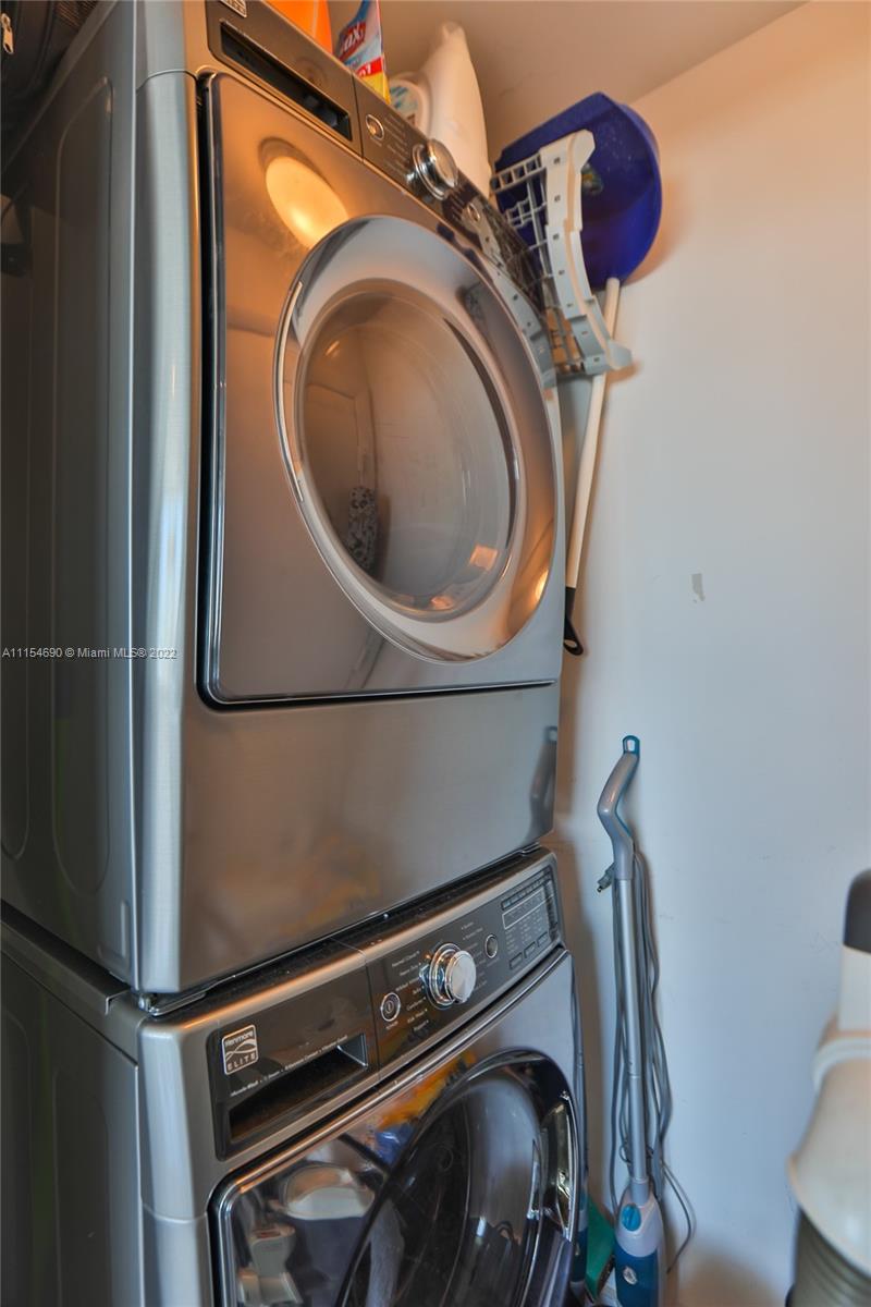 VIZCAYNE NORTH CONDO - Residential Lease
