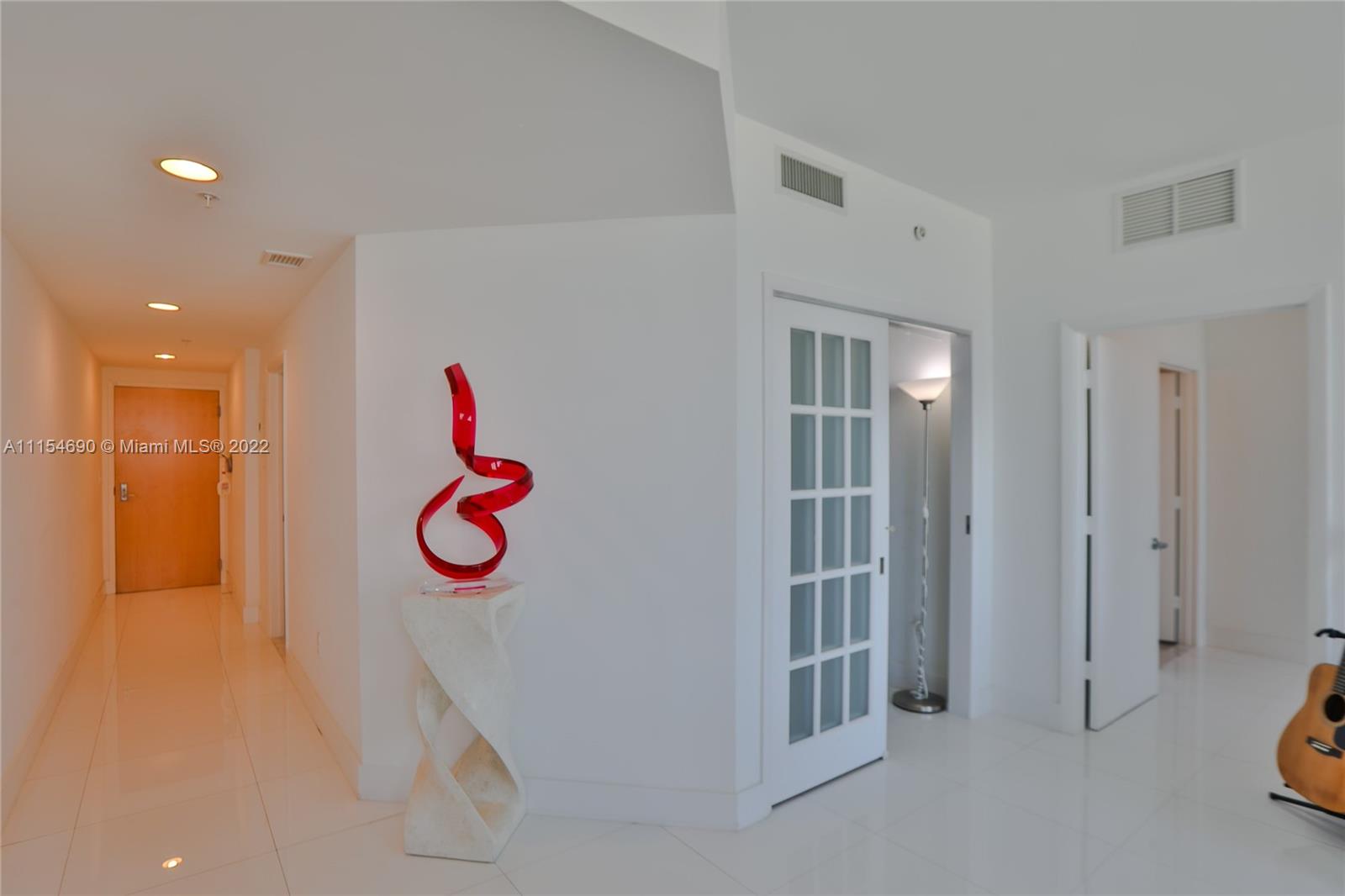 VIZCAYNE NORTH CONDO - Residential Lease