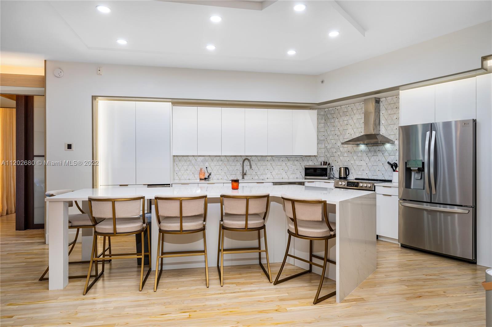 THE MERIDIAN CONDO - Residential