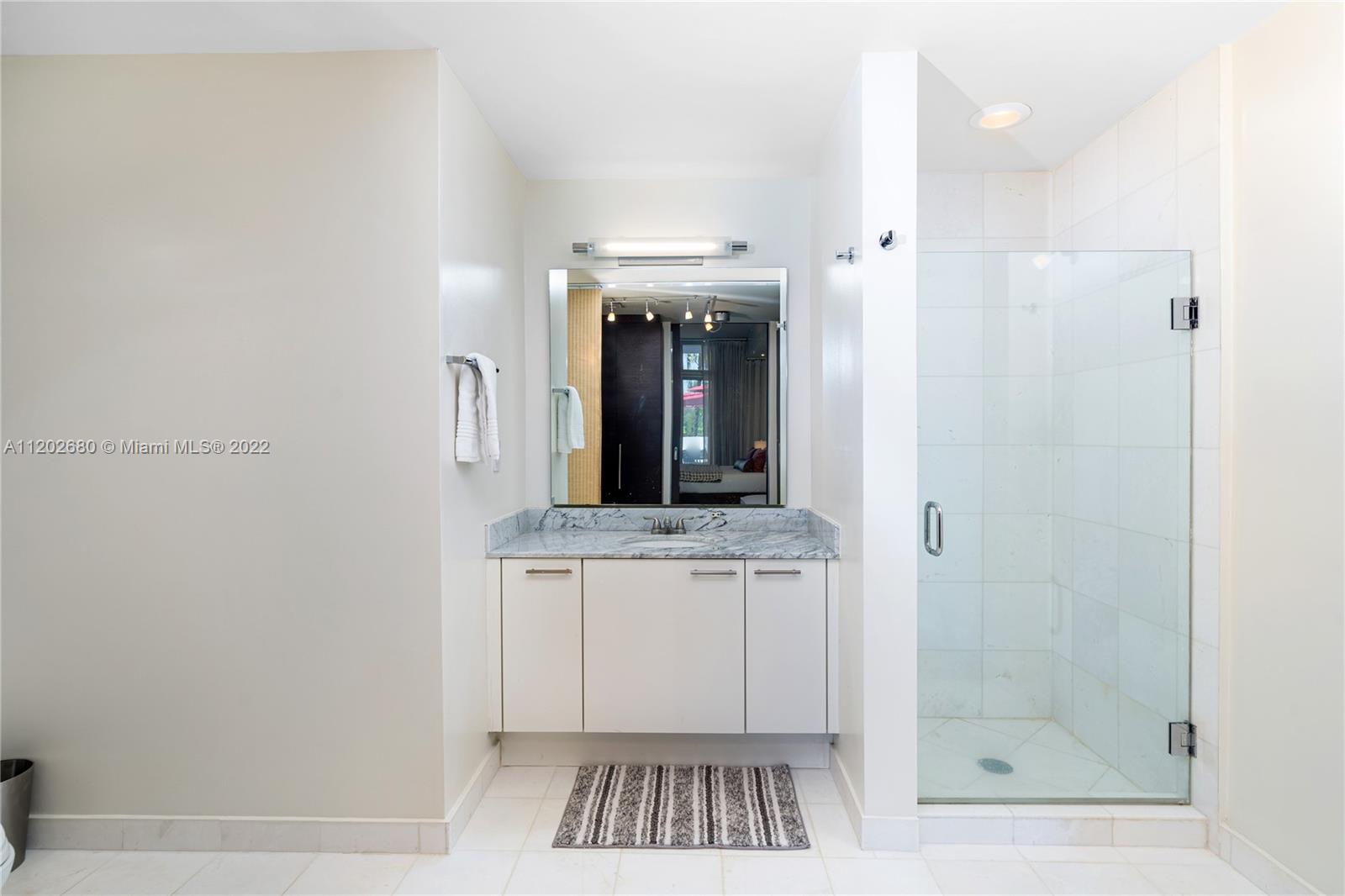 THE MERIDIAN CONDO - Residential