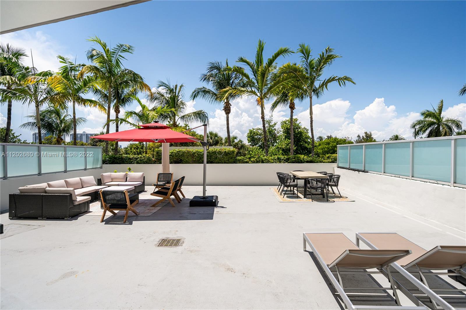 THE MERIDIAN CONDO - Residential