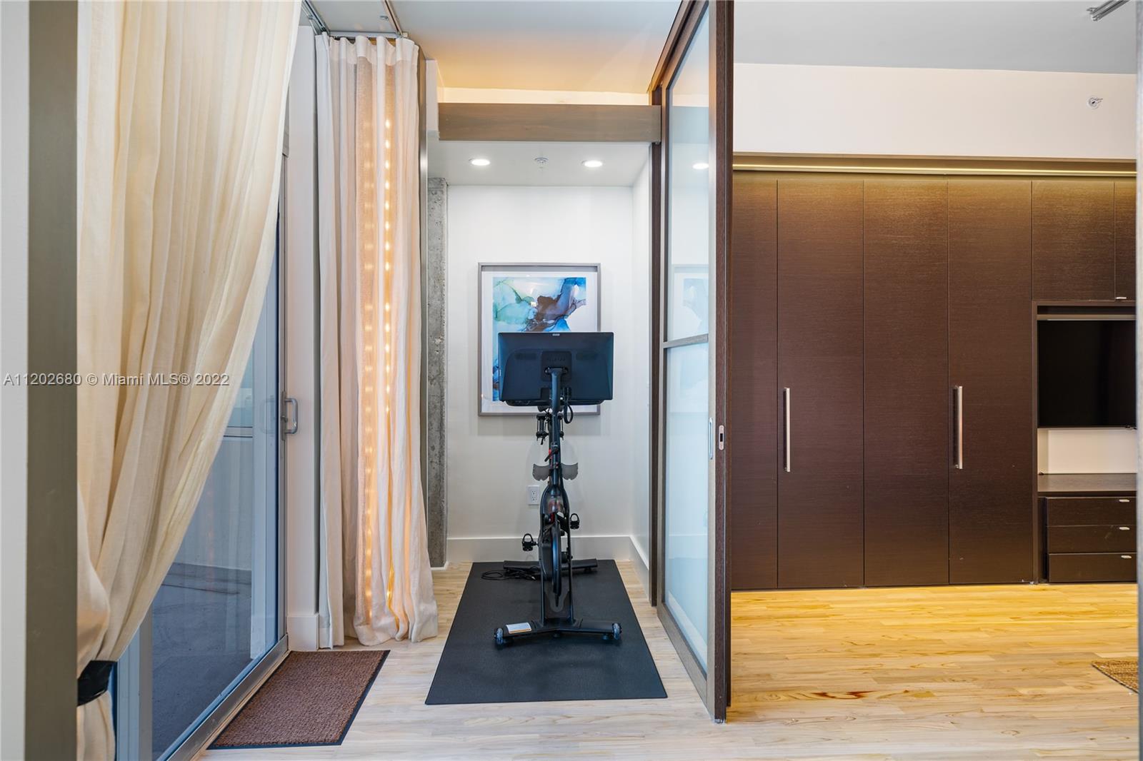 THE MERIDIAN CONDO - Residential