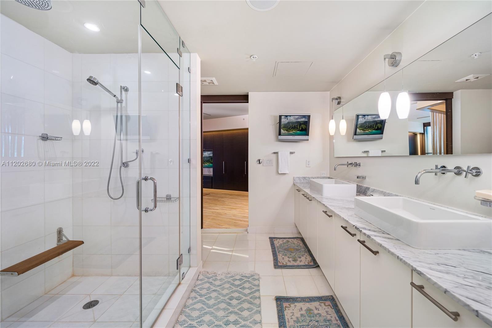 THE MERIDIAN CONDO - Residential