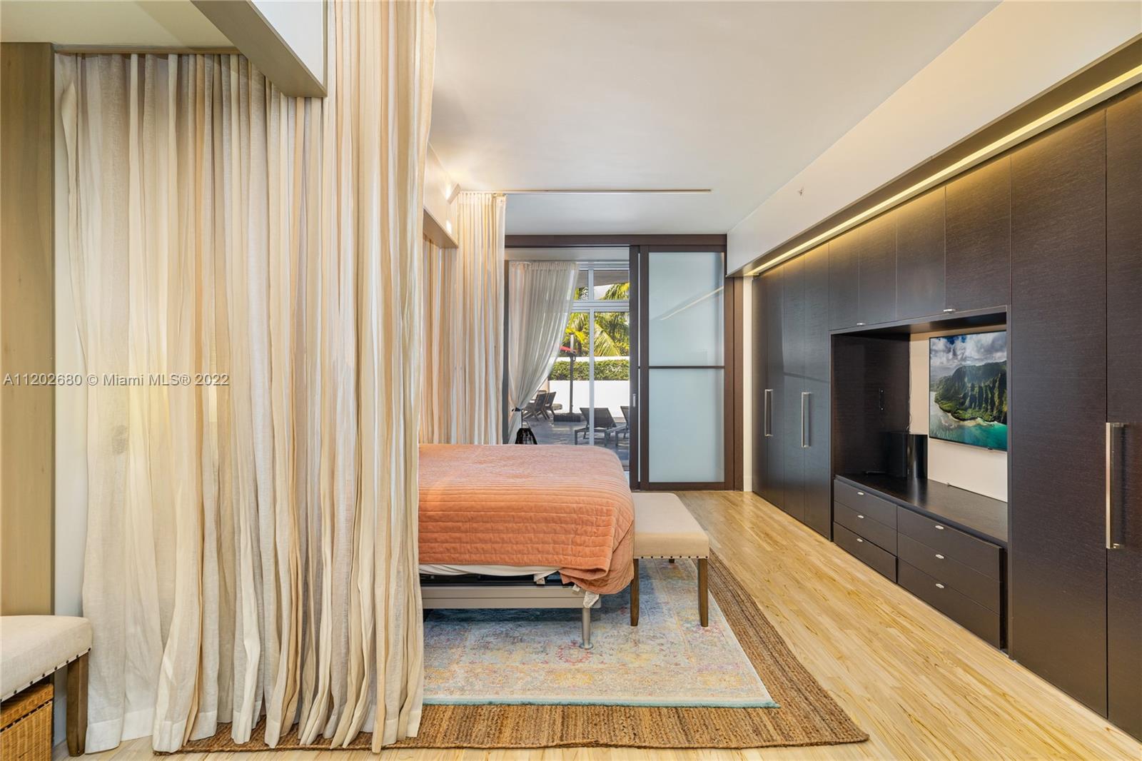THE MERIDIAN CONDO - Residential