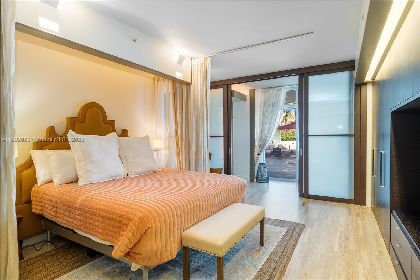 THE MERIDIAN CONDO - Residential